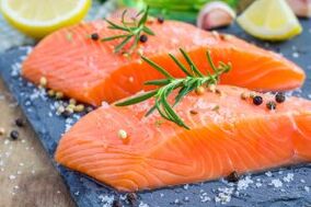 Salmon fillet in men's diet reduces sexual desire